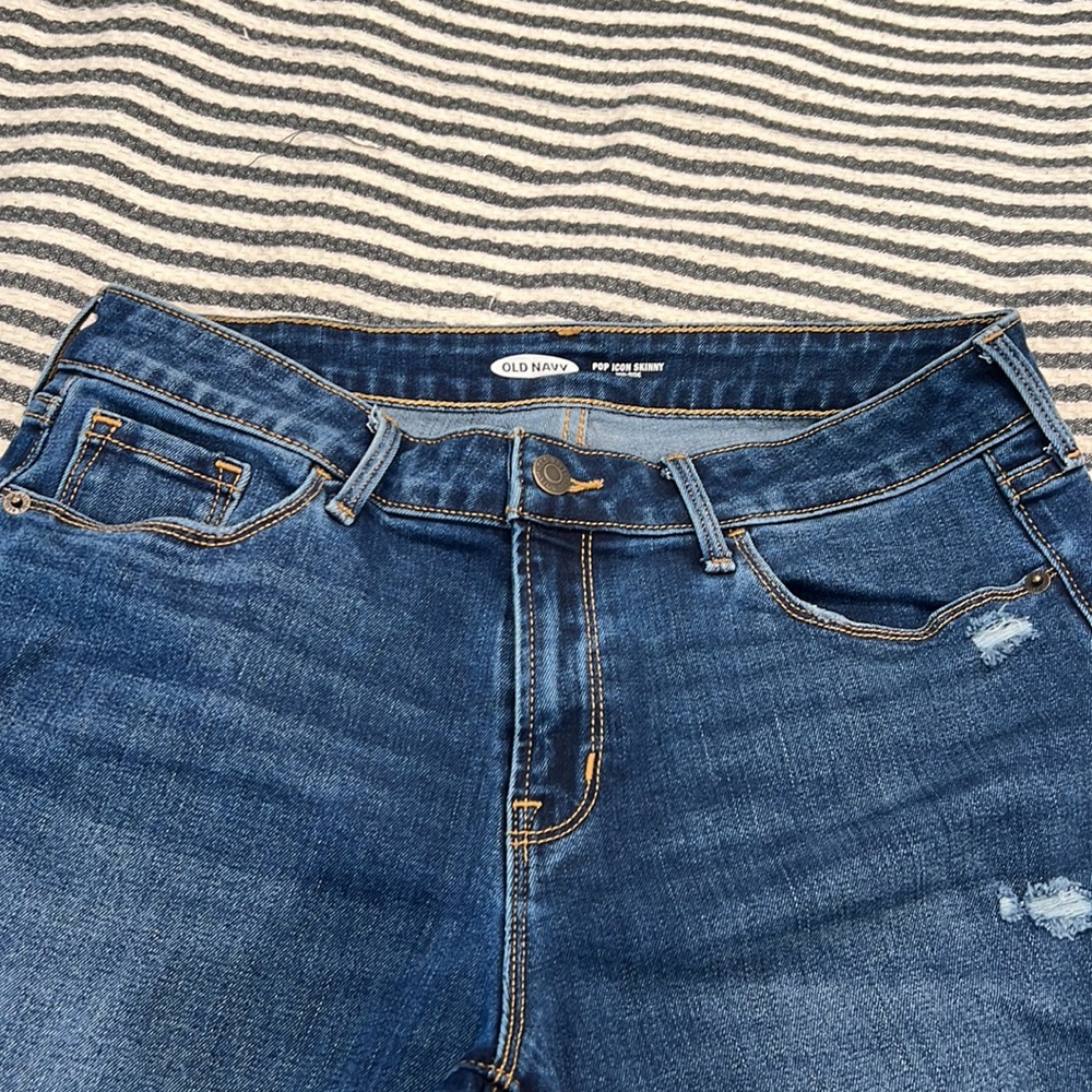 Old Navy Jeans- Mid Rise - Picture 4 of 6